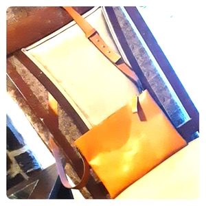 Express crossbody bag